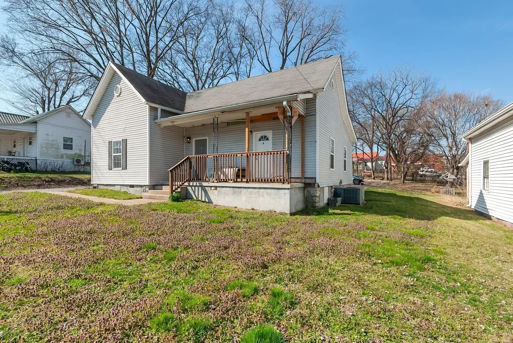 1510 S Main Street Columbia TN 38401
