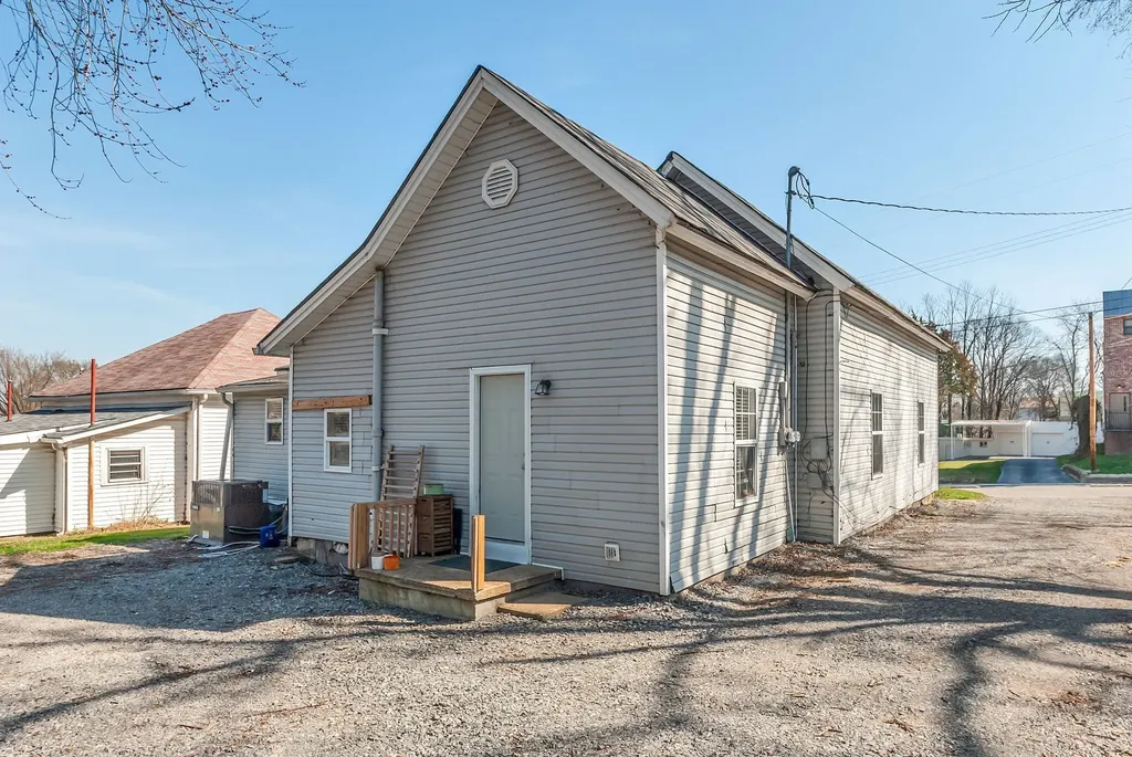 1510 S Main Street Columbia TN 38401
