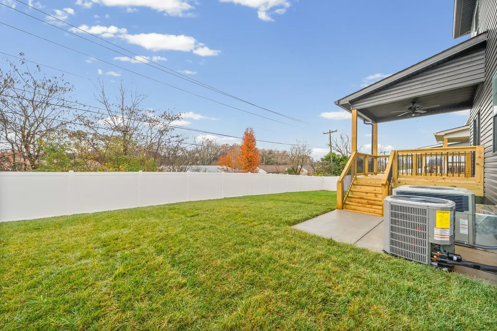 2 Charleston Cove Way Clarksville TN 37043