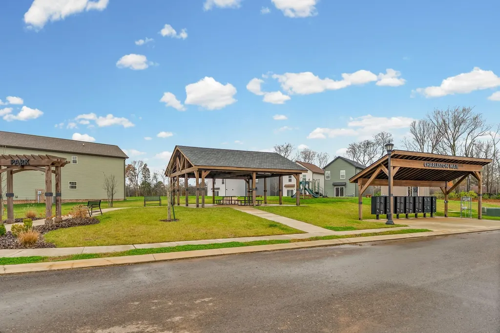 2 Charleston Cove Way Clarksville TN 37043