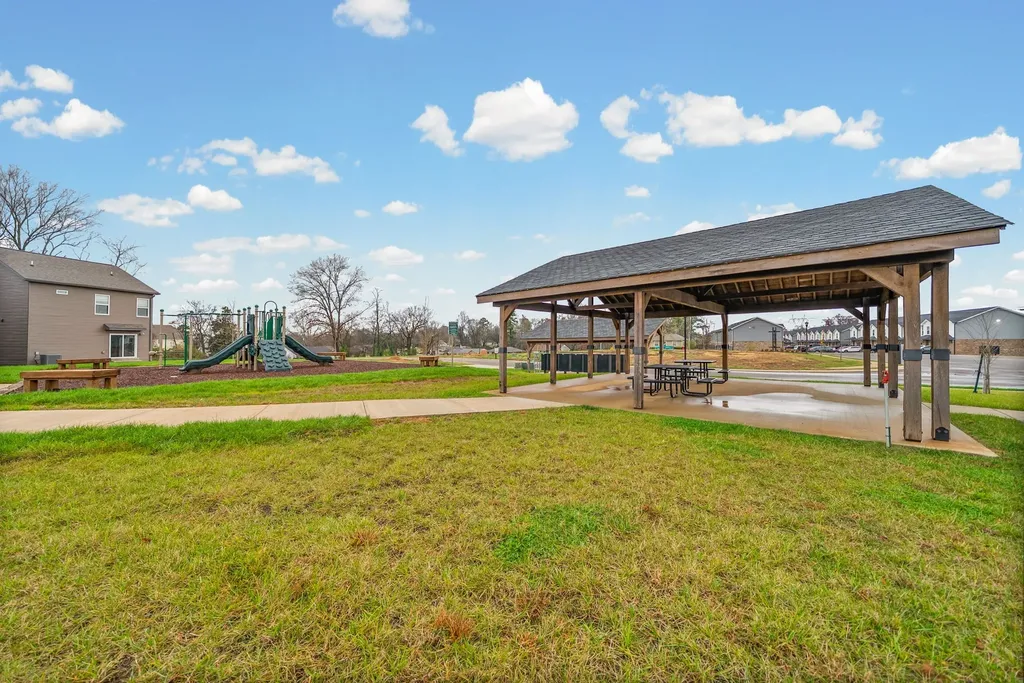 2 Charleston Cove Way Clarksville TN 37043