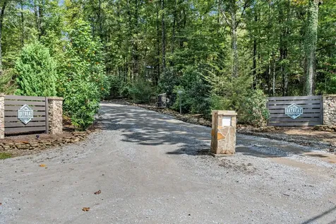 237 Waters Edge Way Tracy City TN 37387