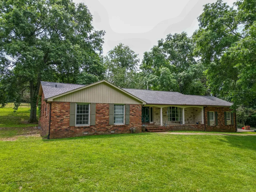 1094B Center Point Road Hendersonville TN 37075