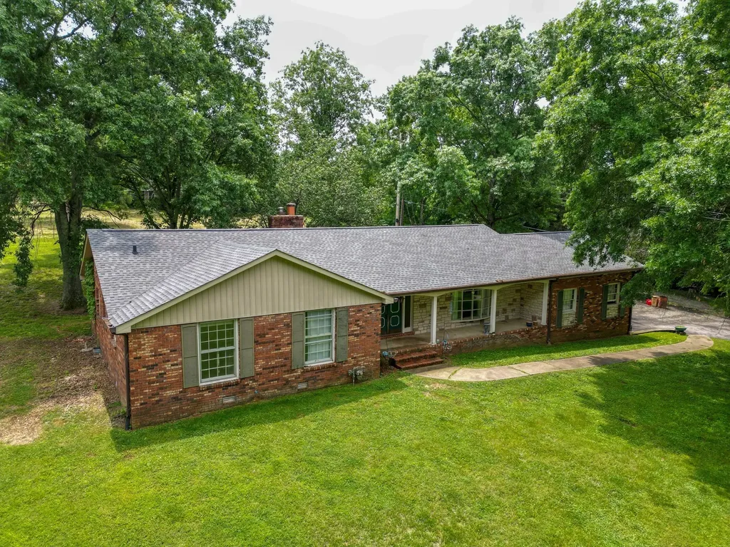1094B Center Point Road Hendersonville TN 37075