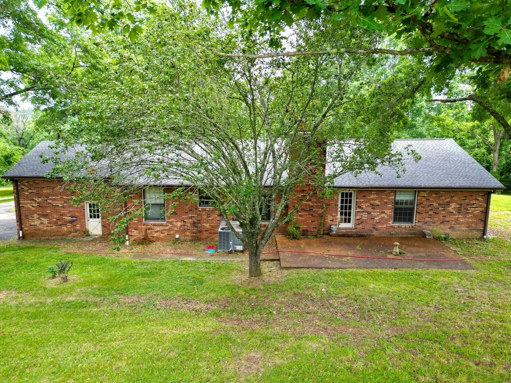 1094B Center Point Road Hendersonville TN 37075