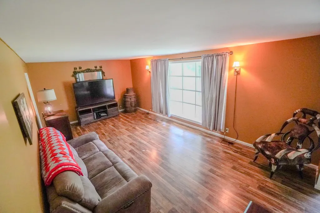 1094B Center Point Road Hendersonville TN 37075
