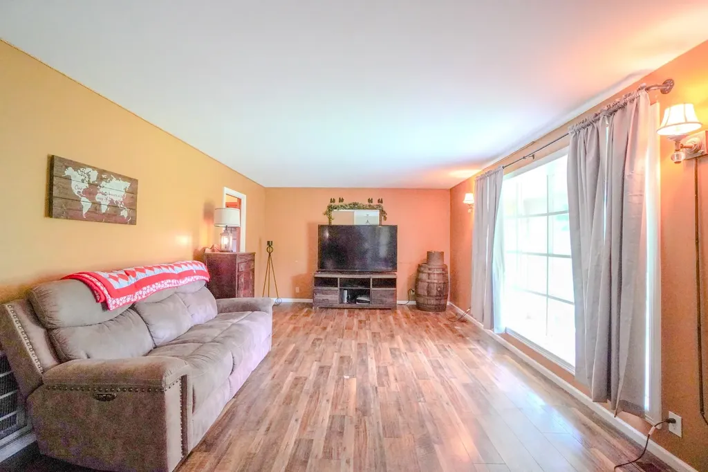 1094B Center Point Road Hendersonville TN 37075