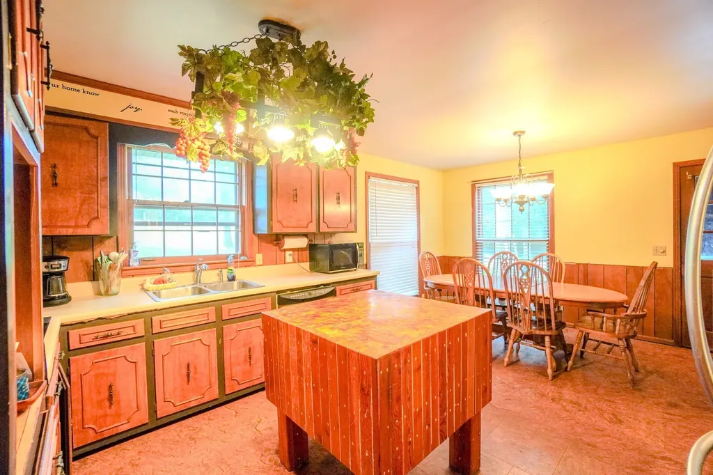 1094B Center Point Road Hendersonville TN 37075