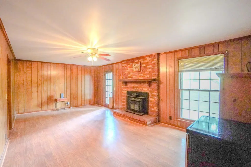 1094B Center Point Road Hendersonville TN 37075