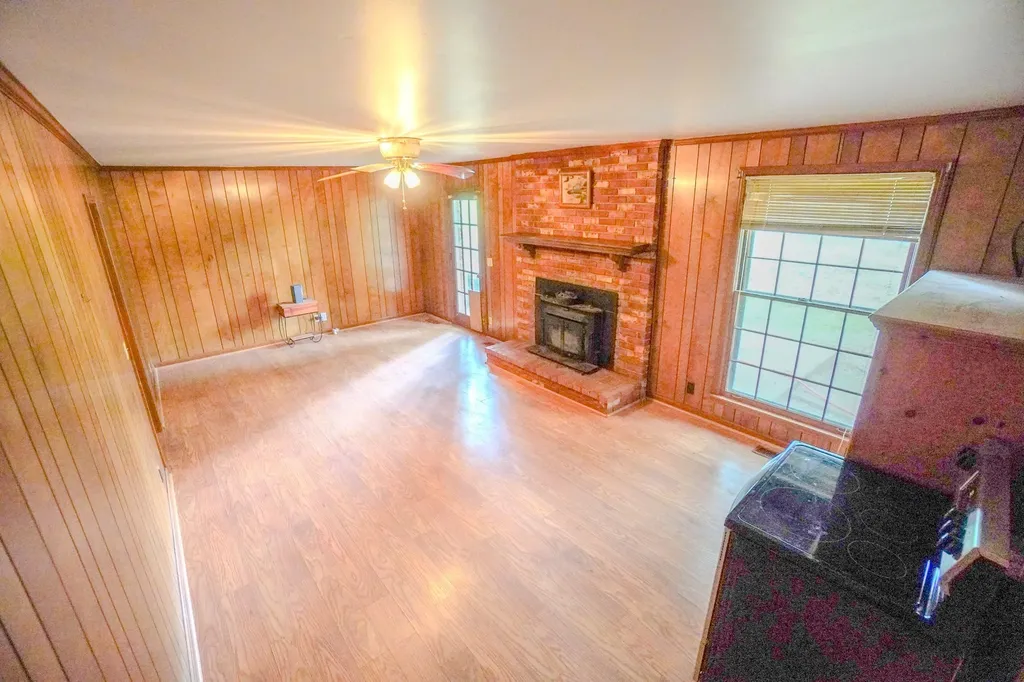 1094B Center Point Road Hendersonville TN 37075