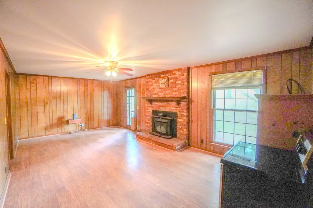 1094B Center Point Road Hendersonville TN 37075