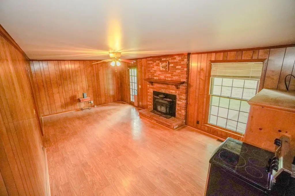 1094B Center Point Road Hendersonville TN 37075