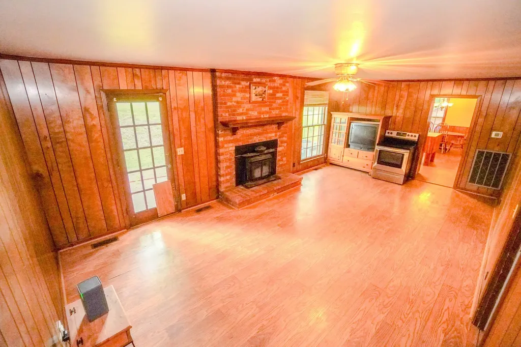 1094B Center Point Road Hendersonville TN 37075