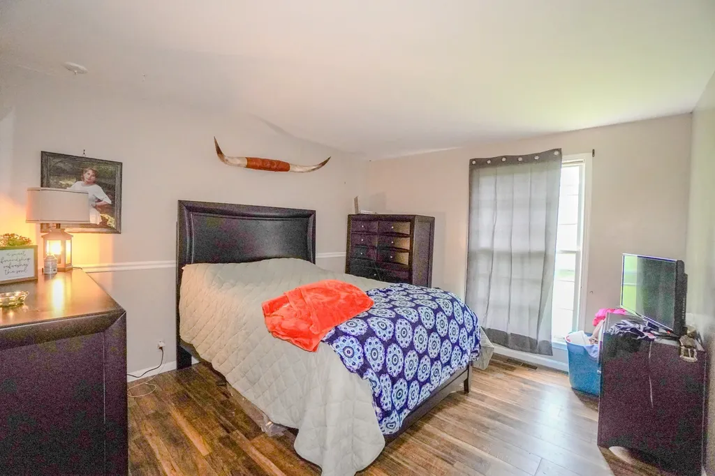 1094B Center Point Road Hendersonville TN 37075