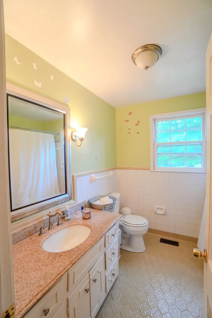 1094B Center Point Road Hendersonville TN 37075