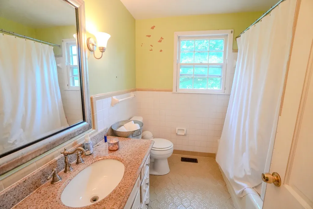 1094B Center Point Road Hendersonville TN 37075