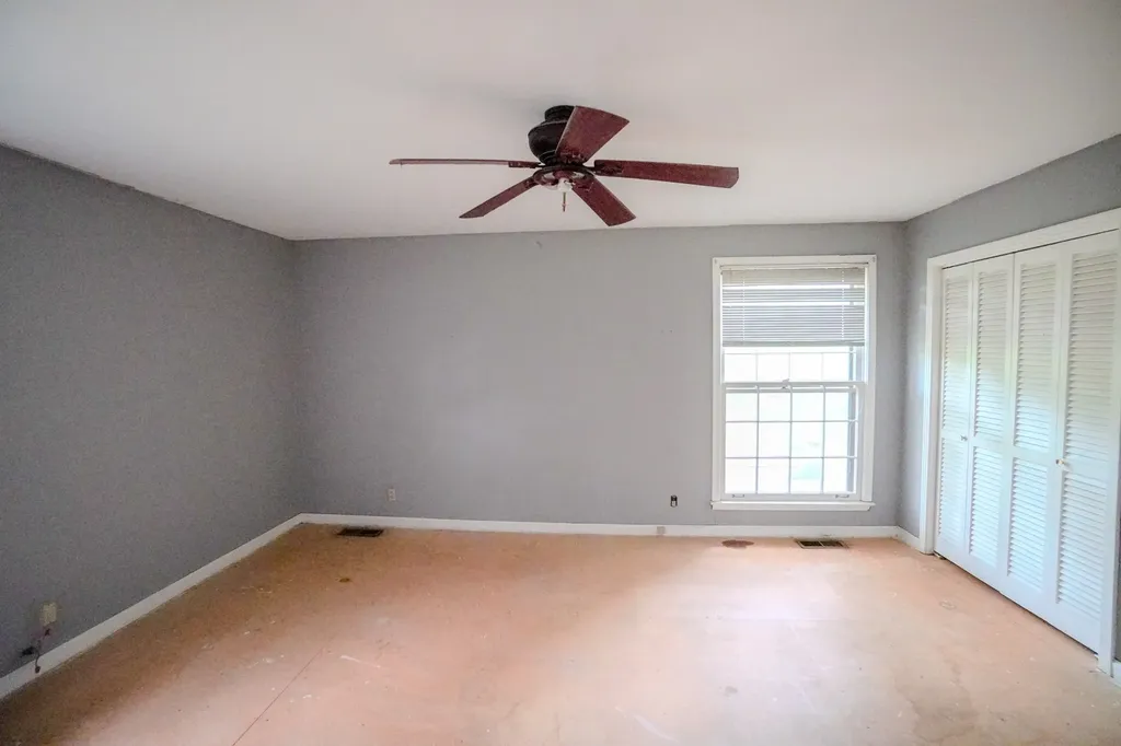 1094B Center Point Road Hendersonville TN 37075