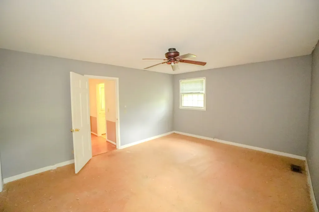 1094B Center Point Road Hendersonville TN 37075