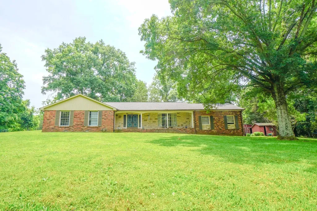 1094B Center Point Road Hendersonville TN 37075