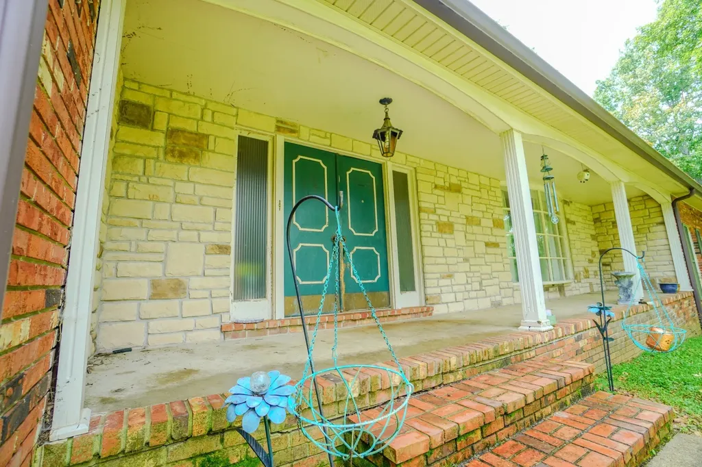 1094B Center Point Road Hendersonville TN 37075