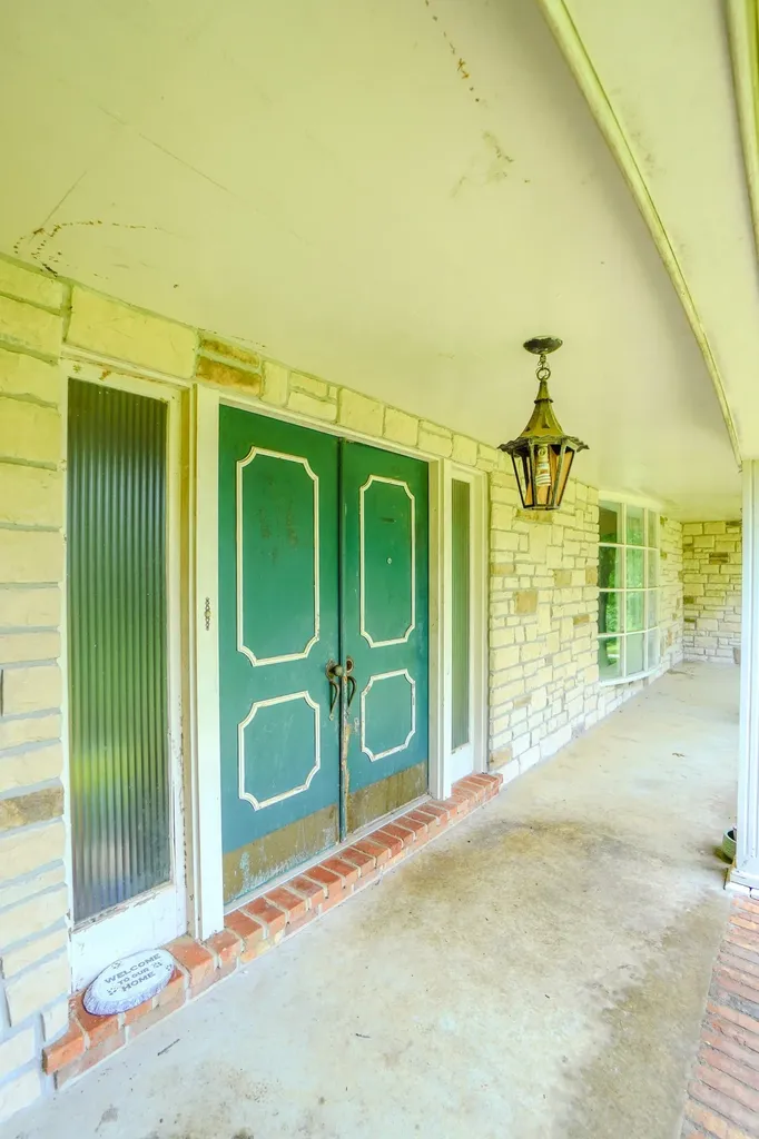 1094B Center Point Road Hendersonville TN 37075