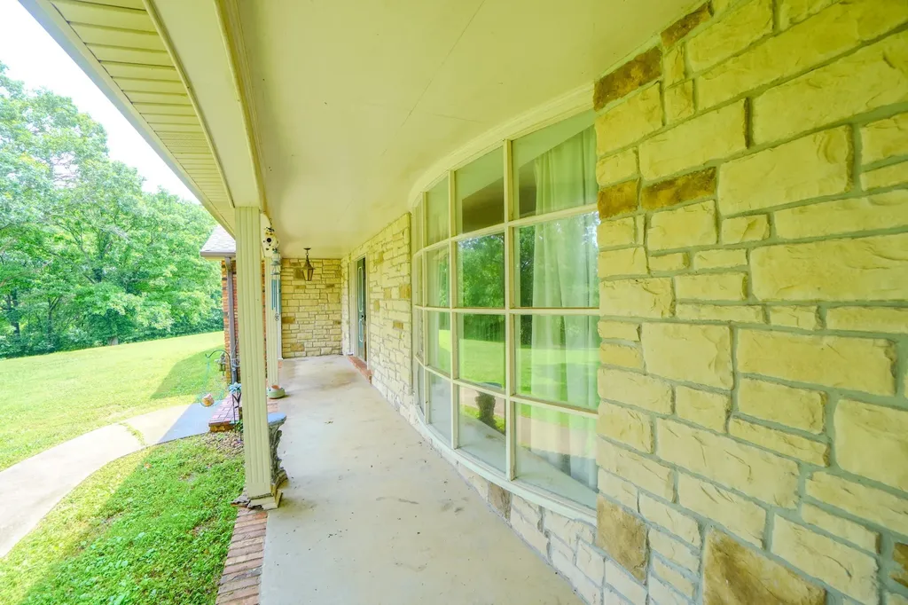1094B Center Point Road Hendersonville TN 37075