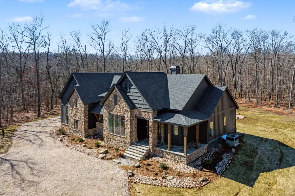 1651 Lake Louisa Loop Monteagle TN 37356