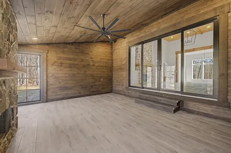1651 Lake Louisa Loop Monteagle TN 37356