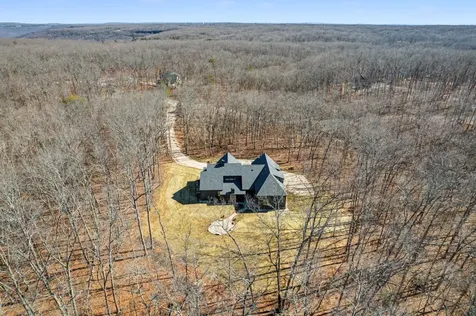 1651 Lake Louisa Loop Monteagle TN 37356