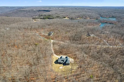 1651 Lake Louisa Loop Monteagle TN 37356
