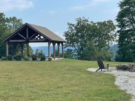 1651 Lake Louisa Loop Monteagle TN 37356