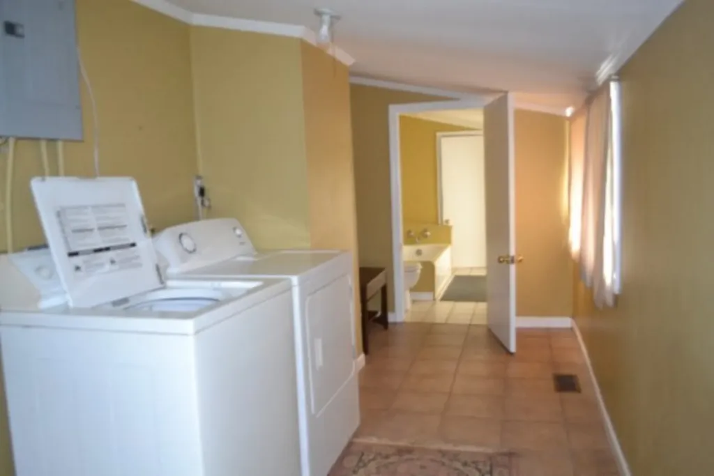 218 E Lake Avenue Celina TN 38551