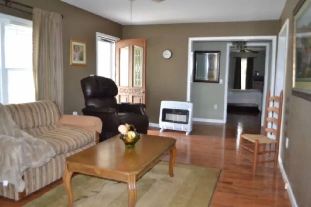 218 E Lake Avenue Celina TN 38551