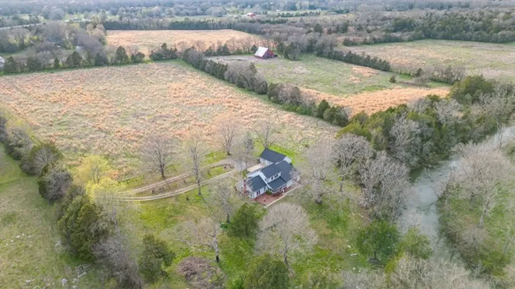 2159 Verona Caney Road Lewisburg TN 37091