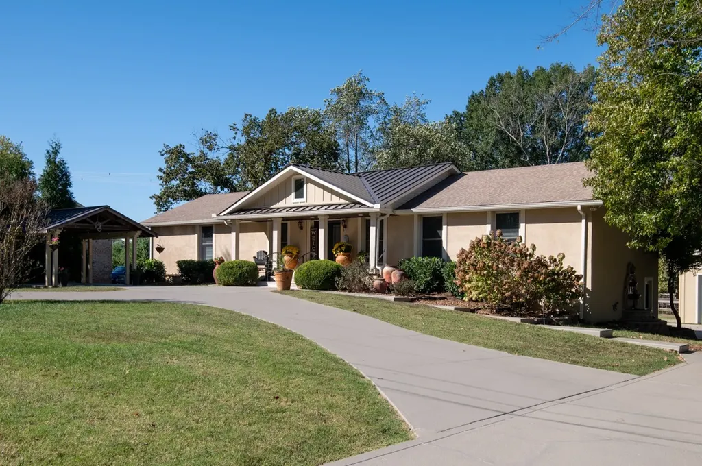 318 W Lee Etta Drive Gallatin TN 37066