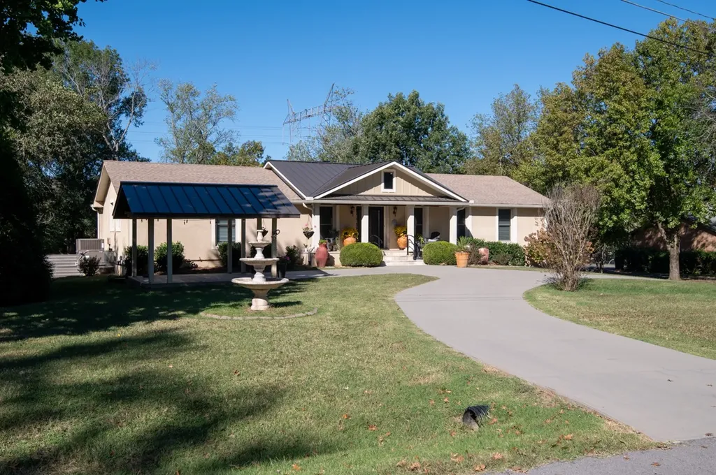 318 W Lee Etta Drive Gallatin TN 37066