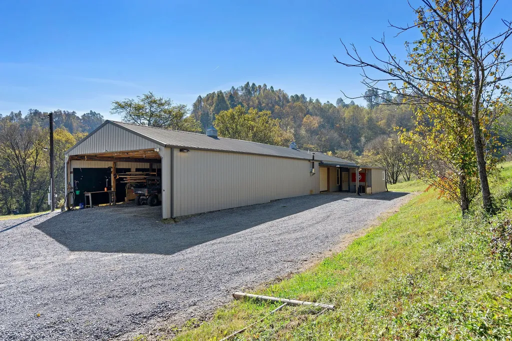 183 Puncheon Camp Lane Bell Buckle TN 37020
