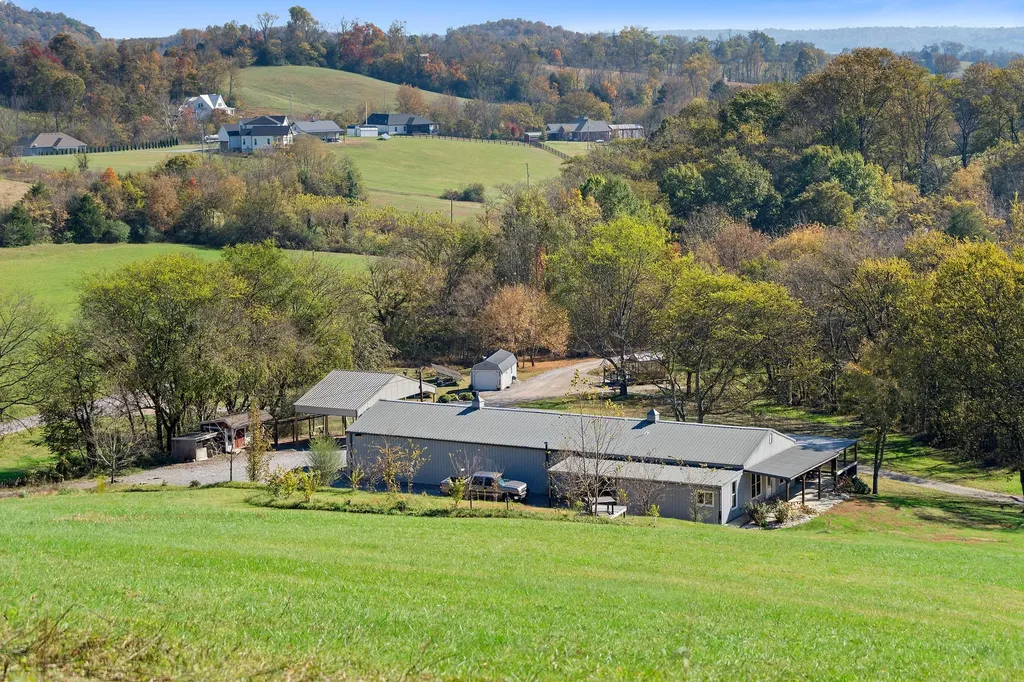 183 Puncheon Camp Lane Bell Buckle TN 37020
