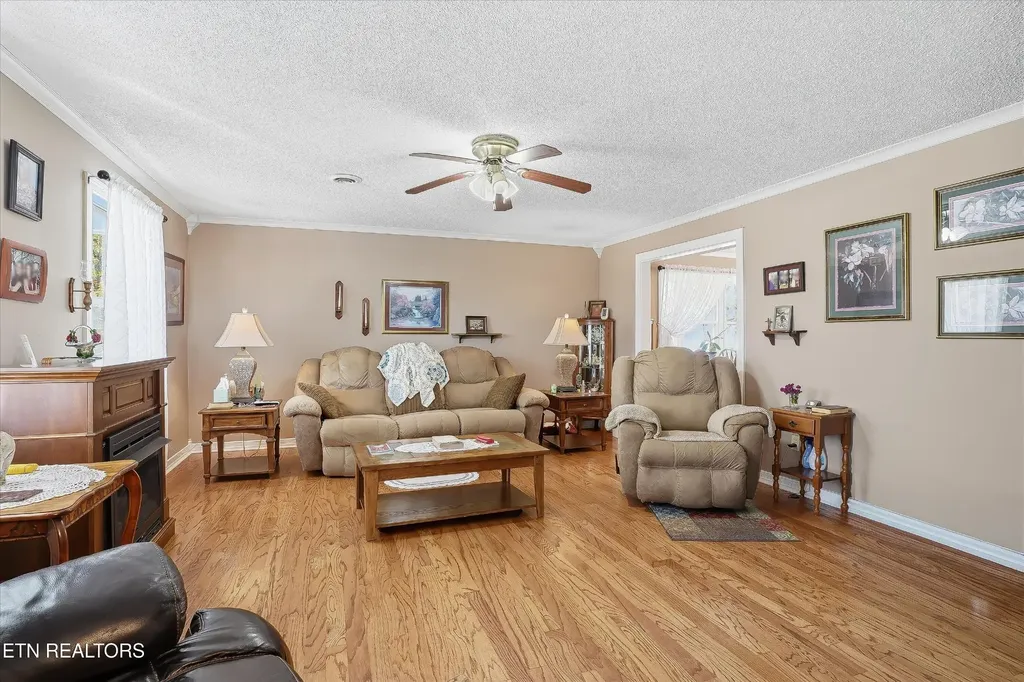 1569 Hollis Poore Road Jamestown TN 38556