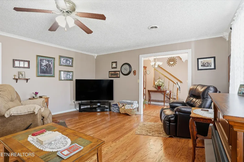 1569 Hollis Poore Road Jamestown TN 38556