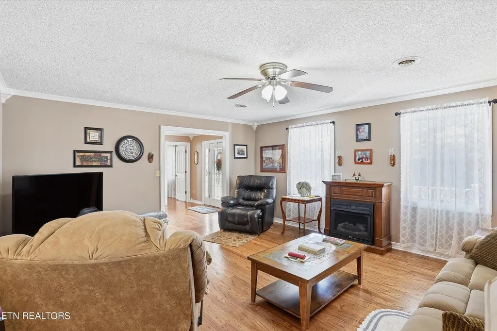1569 Hollis Poore Road Jamestown TN 38556
