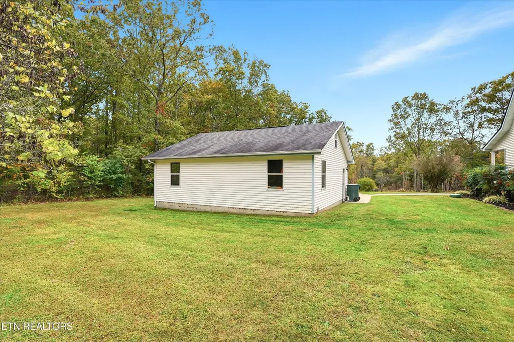 1569 Hollis Poore Road Jamestown TN 38556