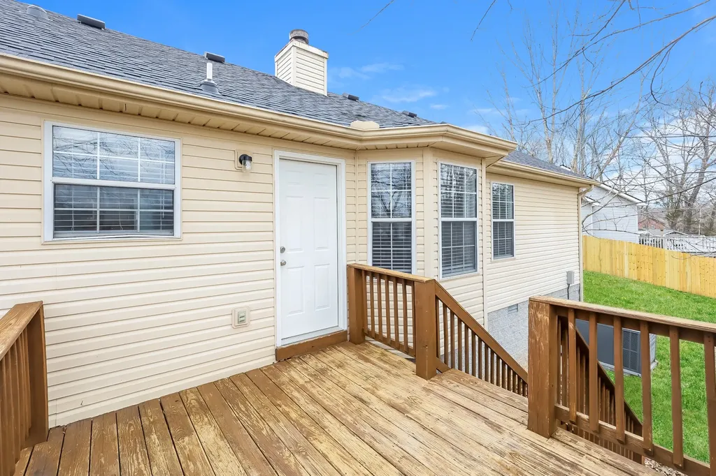 214 Natchez Ct, N La Vergne TN 37086