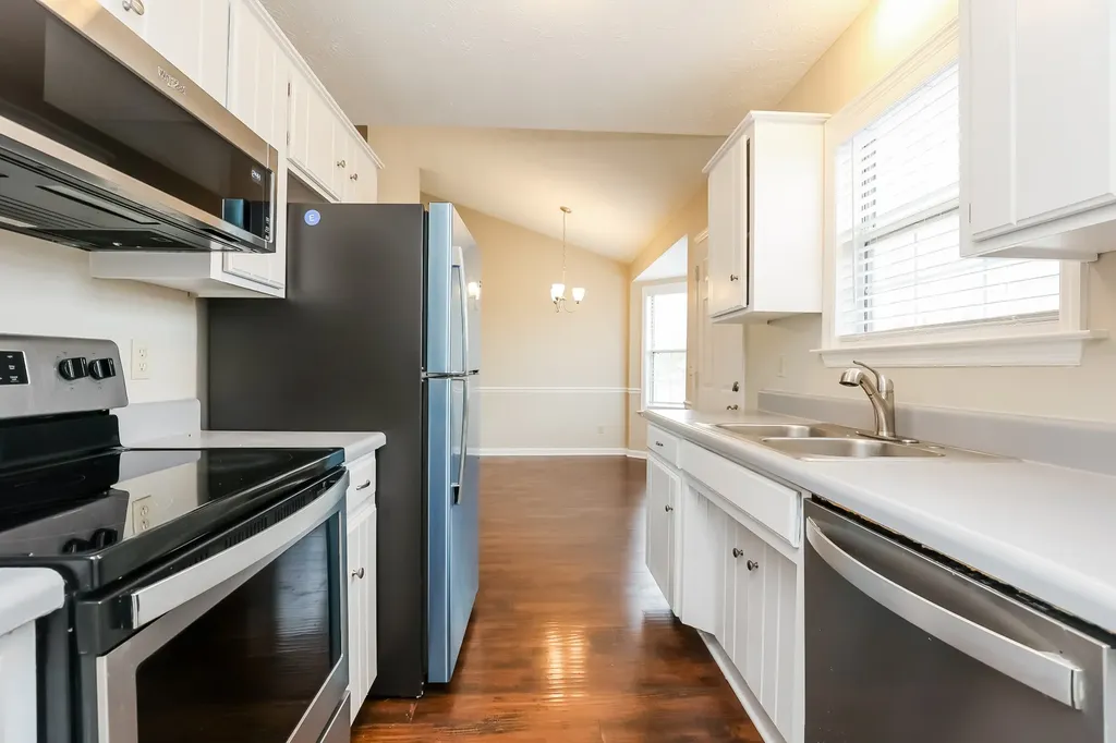 214 Natchez Ct, N La Vergne TN 37086