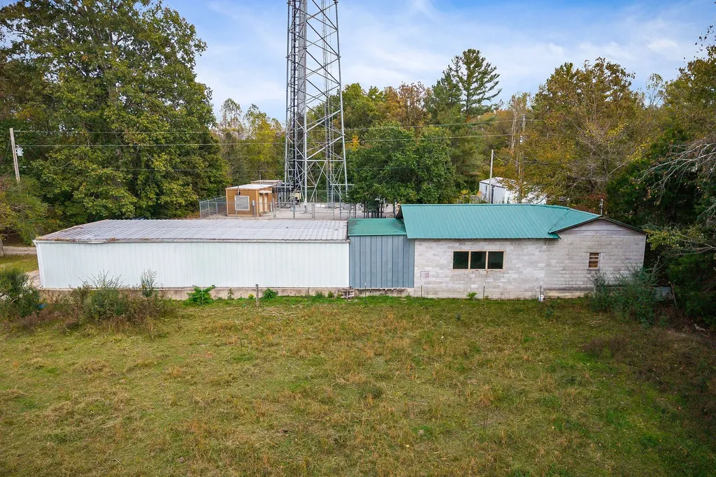 1933 W Broad Street Cookeville TN 38501