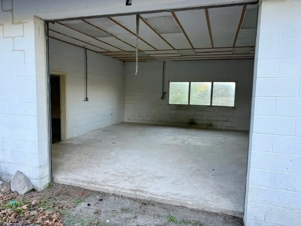 1933 W Broad Street Cookeville TN 38501