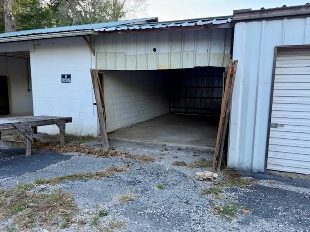 1933 W Broad Street Cookeville TN 38501
