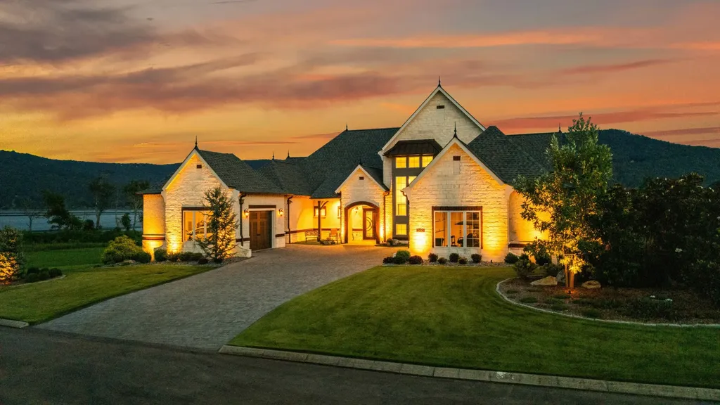 290 Edgewater Way Jasper TN 37347