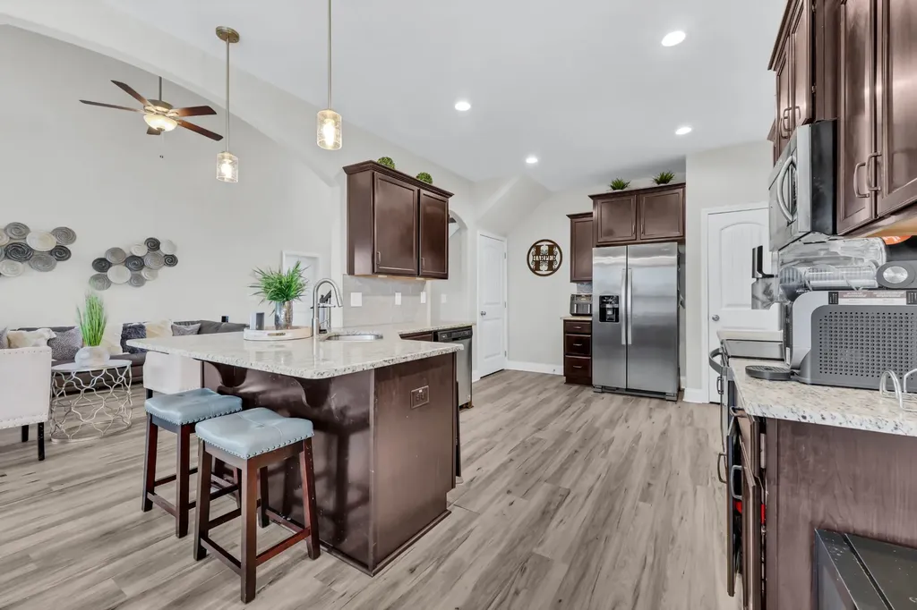106 David Keith Lane Clarksville TN 37042