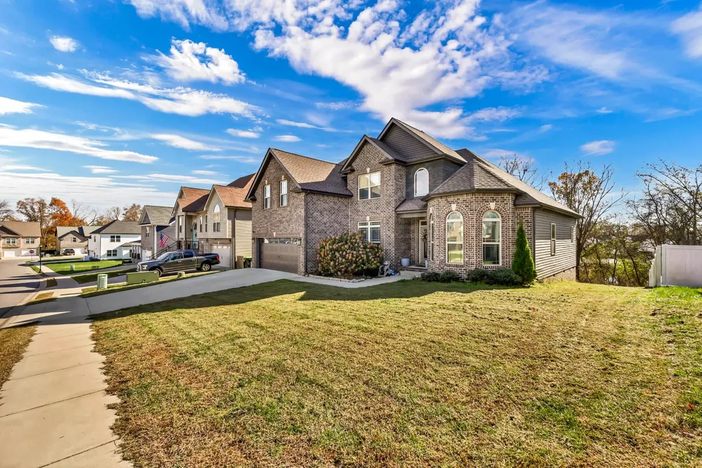 106 David Keith Lane Clarksville TN 37042